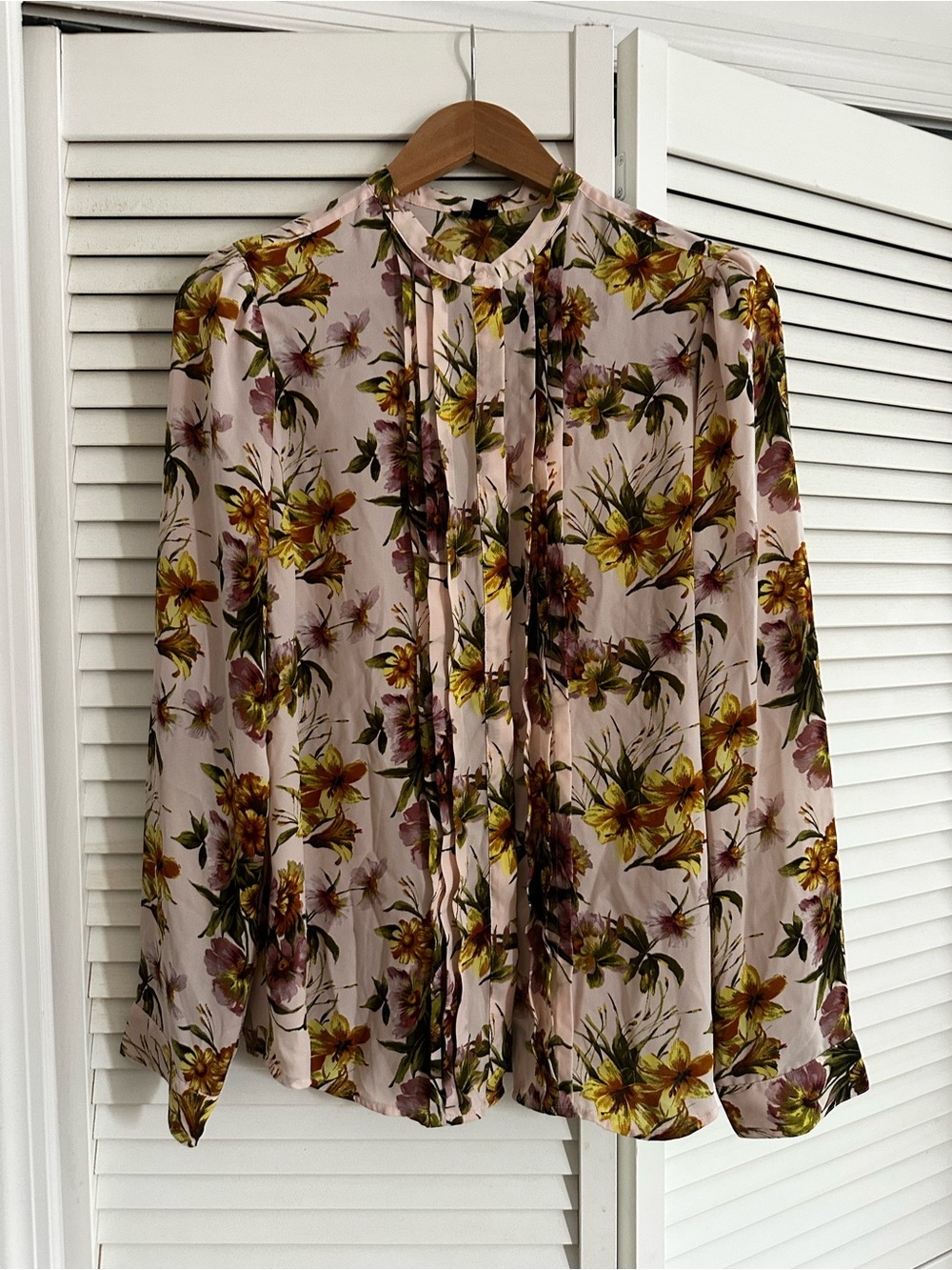 Express Pink Floral Pleated Long-Sleeve Blouse